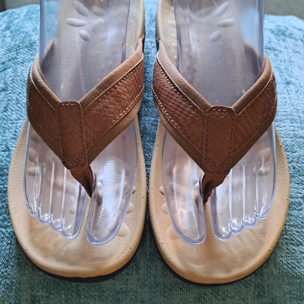 MEGNYA woman's FLIP FLOPS like new - Picture 8 of 8